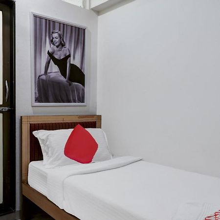 מלון מומביי Oyo Flagship 572 Santacruz West מראה חיצוני תמונה
