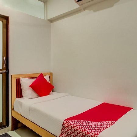 מלון מומביי Oyo Flagship 572 Santacruz West מראה חיצוני תמונה