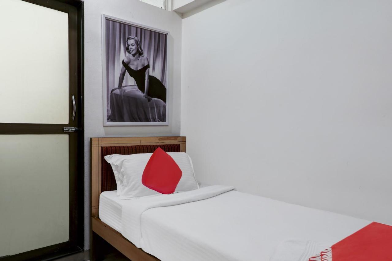 מלון מומביי Oyo Flagship 572 Santacruz West מראה חיצוני תמונה