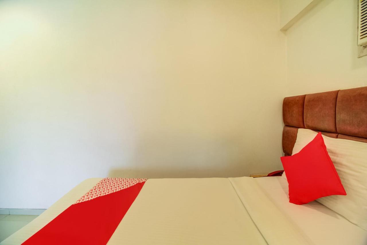 מלון מומביי Oyo Flagship 572 Santacruz West מראה חיצוני תמונה