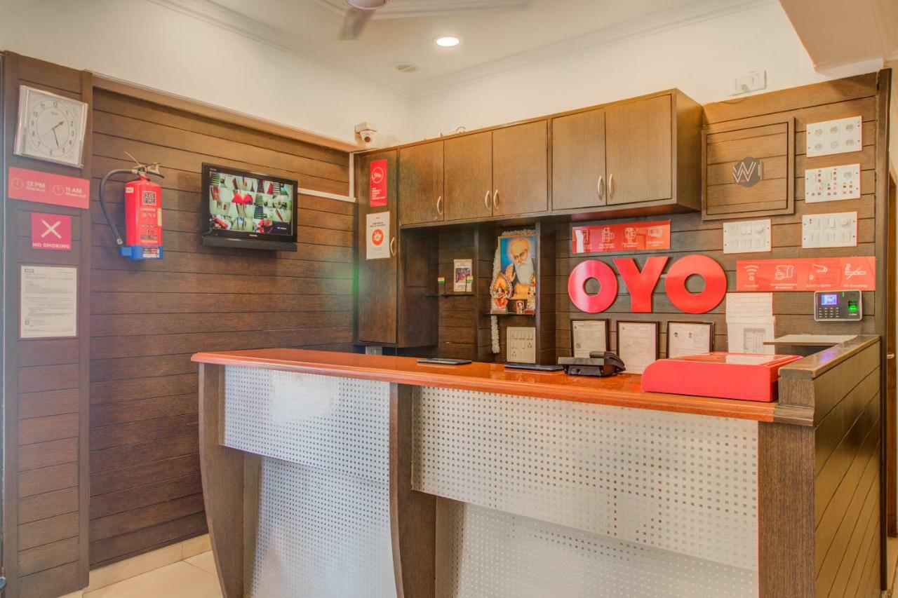 מלון מומביי Oyo Flagship 572 Santacruz West מראה חיצוני תמונה